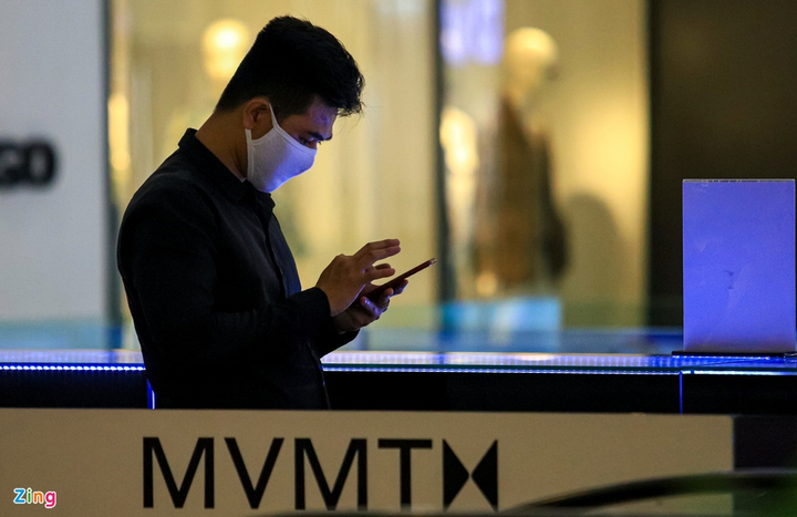  Được mở cửa trở lại, hàng loạt trung tâm thương mại tại TP.HCM vắng khách - 8