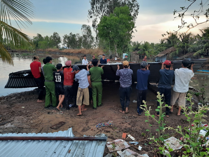 Lốc xoáy khiến 37 căn nhà ở Kiên Giang bị sập và tốc mái - 4