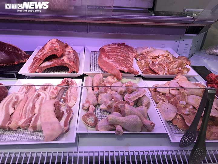 Thịt lợn nhập khẩu ồ ạt về Việt Nam, tăng 300% - 1