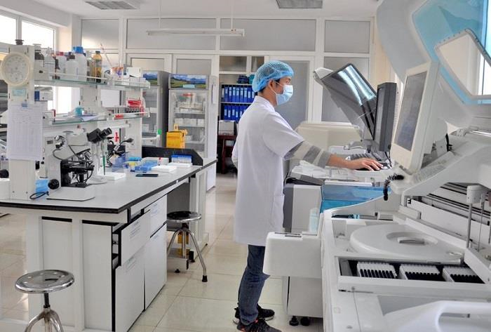 Một loạt tỉnh thành 'đàm phán' giảm giá máy xét nghiệm COVID-19 - 2