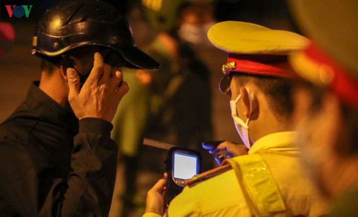 Ảnh: Công an trắng đêm truy quét 'quái xế' tại Đà Nẵng - 12