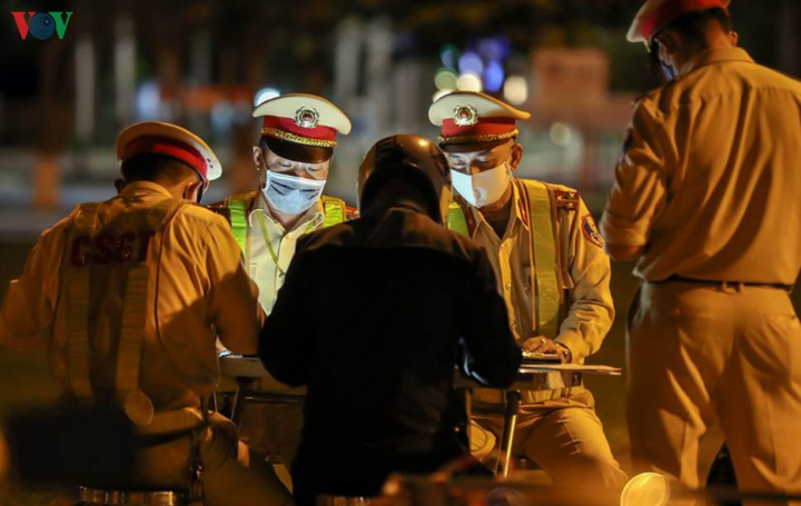 Ảnh: Công an trắng đêm truy quét 'quái xế' tại Đà Nẵng - 13