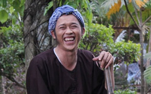 Hoài Linh bán hàng online và năn nỉ 'mọi người mua để tôi có tiền sống qua ngày' - 1