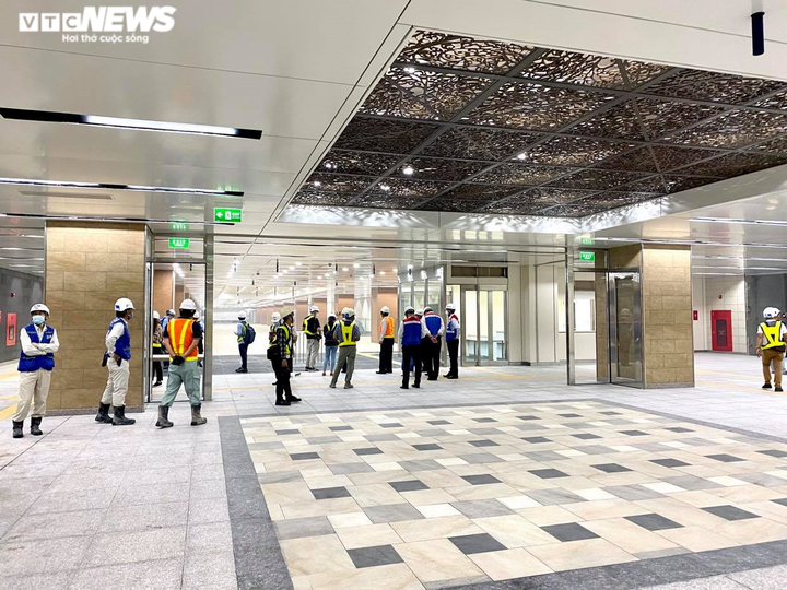 Chủ tịch TP.HCM Nguyễn Thành Phong thị sát tuyến Metro Bến Thành - Suối Tiên - 4