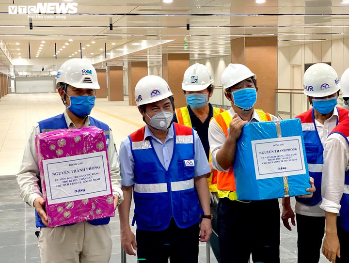 Chủ tịch TP.HCM Nguyễn Thành Phong thị sát tuyến Metro Bến Thành - Suối Tiên - 12