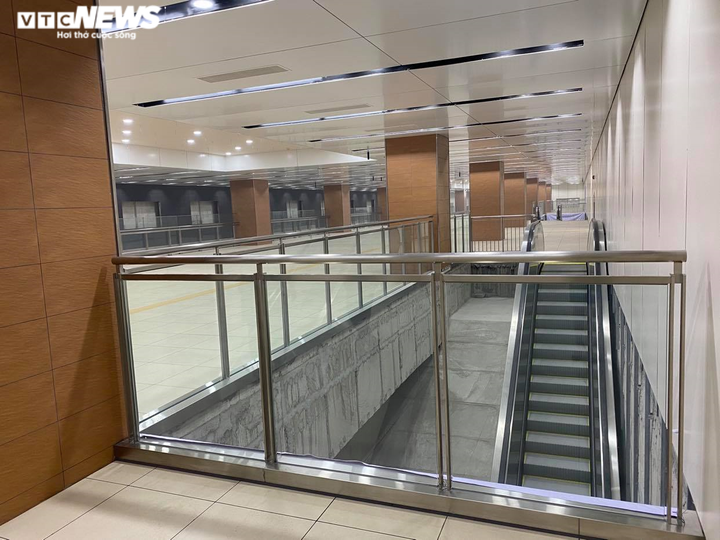 Chủ tịch TP.HCM Nguyễn Thành Phong thị sát tuyến Metro Bến Thành - Suối Tiên - 10