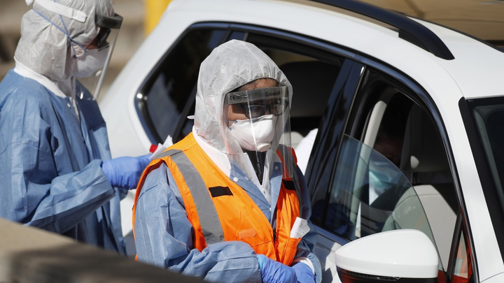 Phụ nữ vẫn bị đối xử tệ dù là lao động chính trong dịch COVID-19 - 5