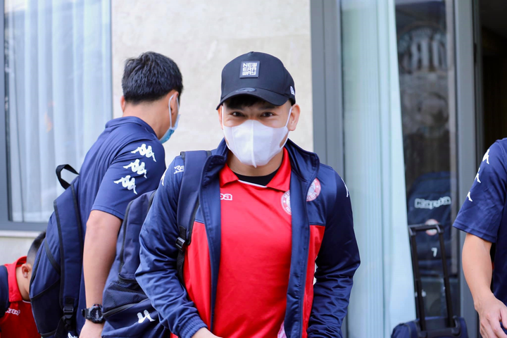 Công Phượng cùng CLB TPHCM hội quân, chuẩn bị rèn thể lực - 3