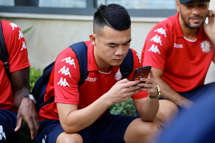 Công Phượng cùng CLB TPHCM hội quân, chuẩn bị rèn thể lực - 6