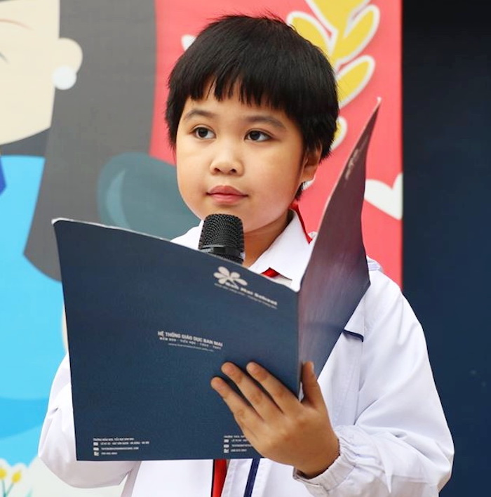 Học sinh lớp 4 hùng biện về tác phẩm hơn 800 trang của nhà văn nổi tiếng - 1