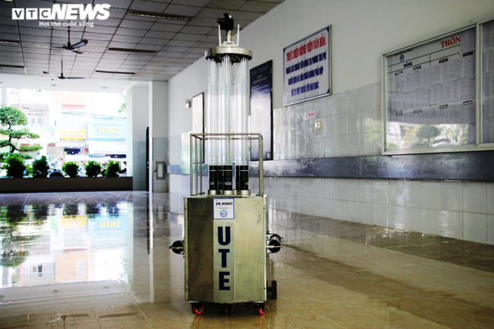 Chế tạo thành công Robot diệt 99% virus bằng tia cực tím - 9