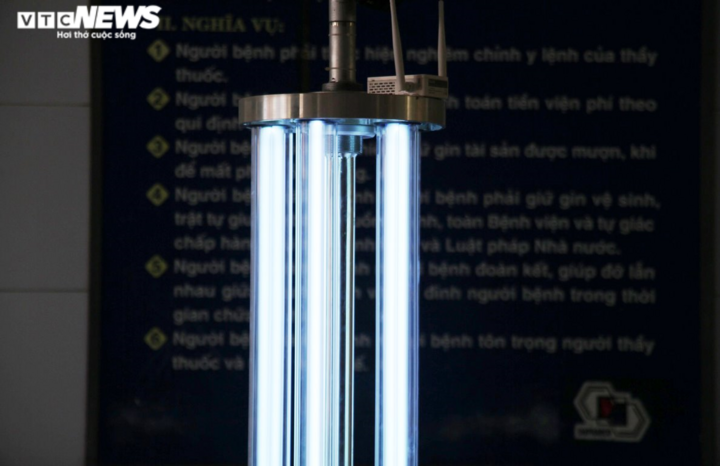 Chế tạo thành công Robot diệt 99% virus bằng tia cực tím - 8