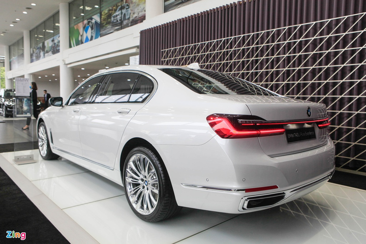 Chi tiết BMW 740Li Pure Excellence giá 6,3 tỷ đồng tại VN - 4
