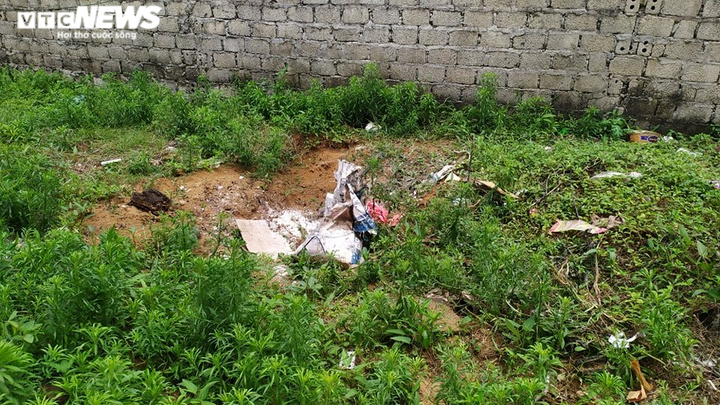 Khởi tố tài xế lùi xe cán chết bé trai rồi giấu xác phi tang - 1