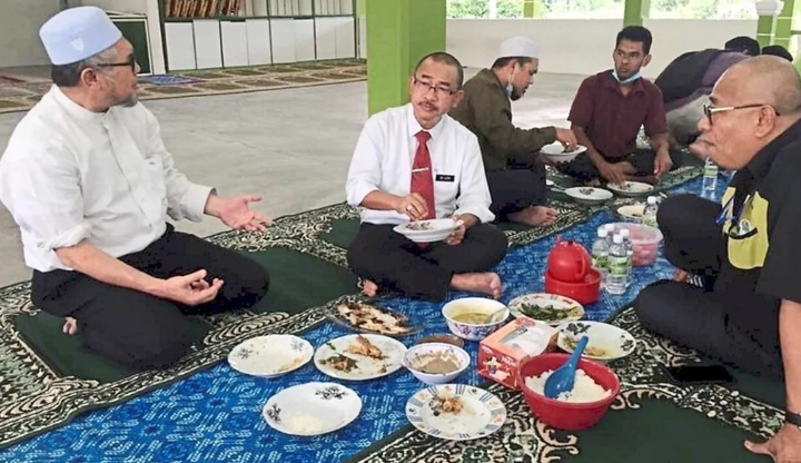 Thứ trưởng Malaysia nộp 5 triệu đồng vi phạm phong tỏa, người dân bức xúc - 1