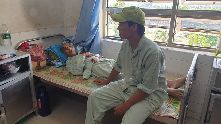 Khởi tố cháu nội 'cụ ông bị con cháu rạch nát đầu' ở Phú Yên - 1