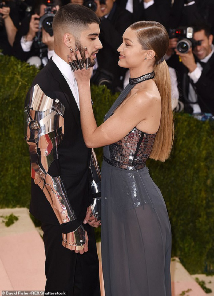 Gigi Hadid đang mang thai 5 tháng với Zayn Malik - 1