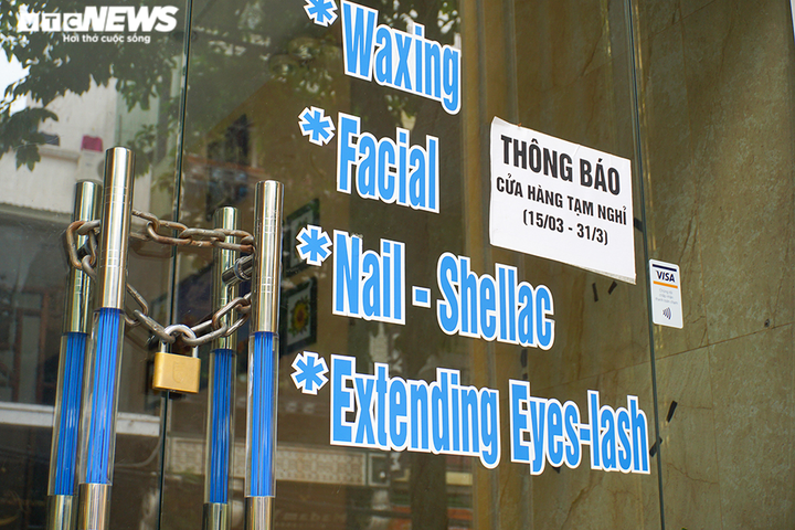 Một tuần sau khi hết cách ly, cả dãy phố ở Hà Nội vẫn không buồn mở cửa - 7