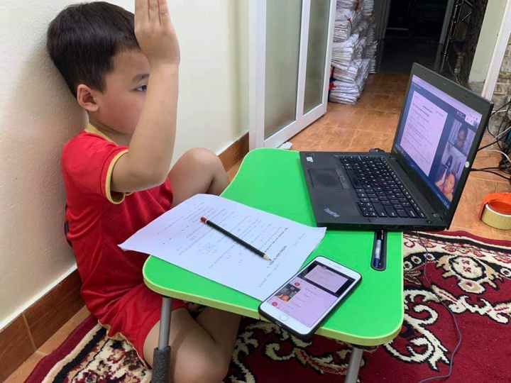 Giáo viên kể chuyện 'dở khóc dở cười' dạy học online mùa dịch COVID-19 - 1