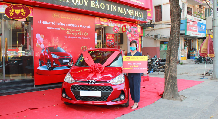 Bảo Tín Mạnh Hải thưởng Hyundai Grand i10 cho khách hàng mua trang sức - 4