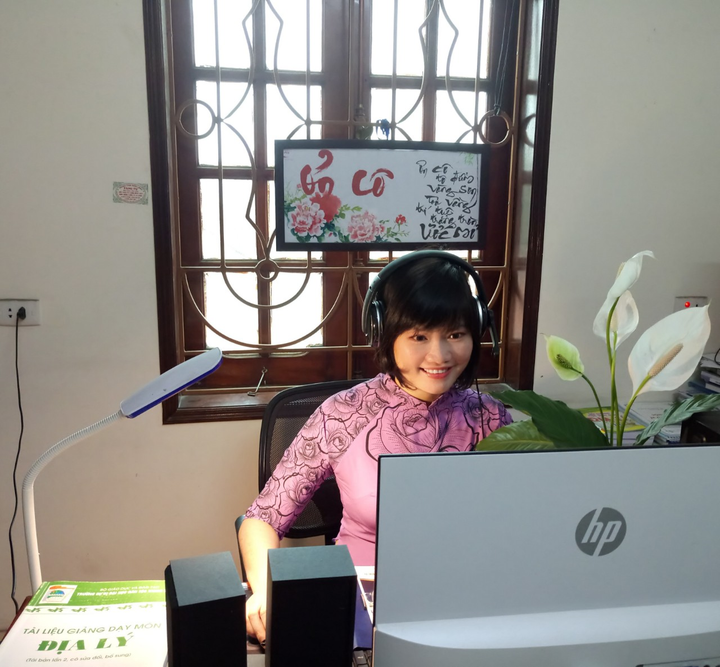 Dạy, học online 'cười ra nước mắt': Khi nhan sắc cô bị đưa ra đàm tiếu - 1