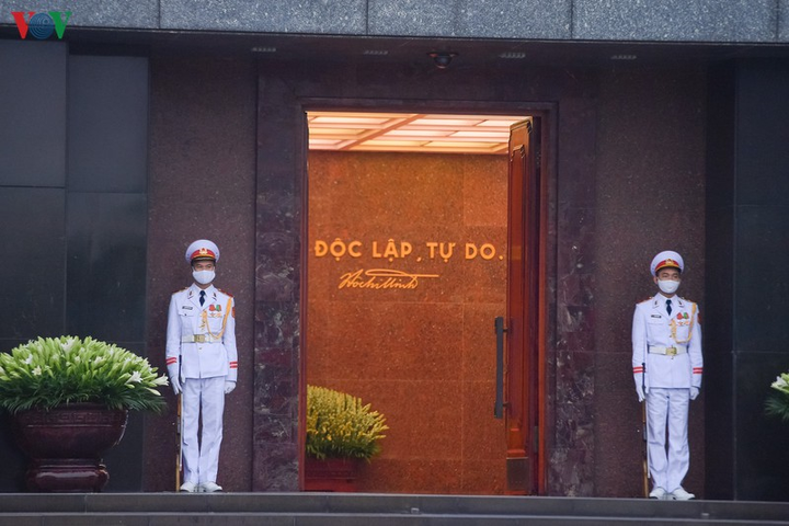 Lễ thượng cờ tại Quảng trường Ba Đình trong ngày thống nhất 30/4 - 3