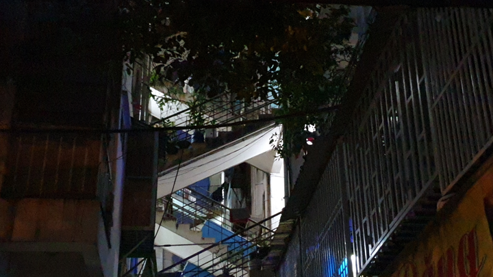 Bên trong chung cư bị phong tỏa do bệnh nhân COVID-19 tái dương tính - 7