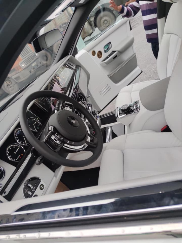 Cận cảnh 'hàng hiếm' Rolls-Royce Phantom Tranquillity cập bến Việt Nam - 5