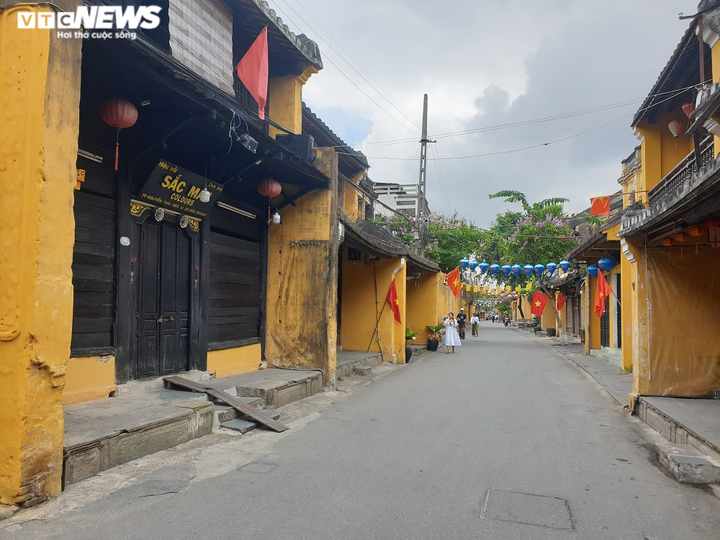 Hội An lưa thưa du khách trong ngày đầu mở cửa tham quan dịp lễ 30/4 – 1/5 - 4