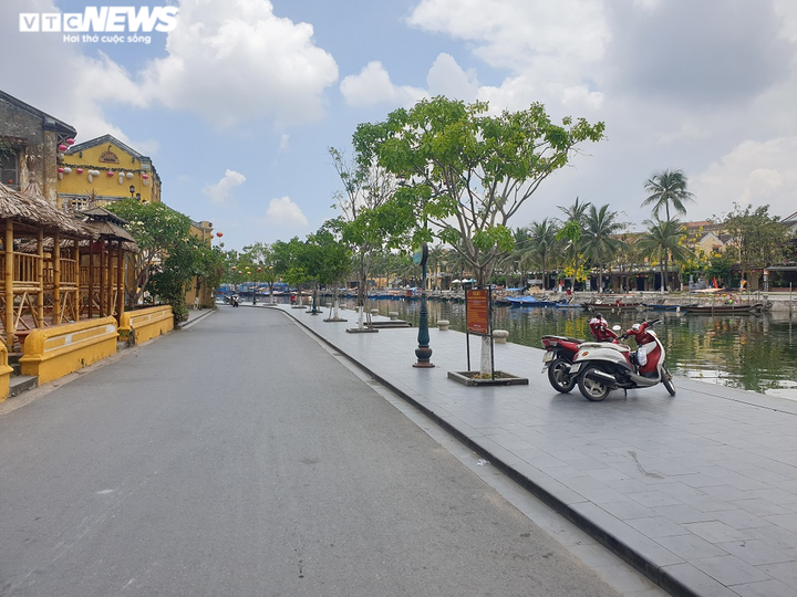 Hội An lưa thưa du khách trong ngày đầu mở cửa tham quan dịp lễ 30/4 – 1/5 - 7