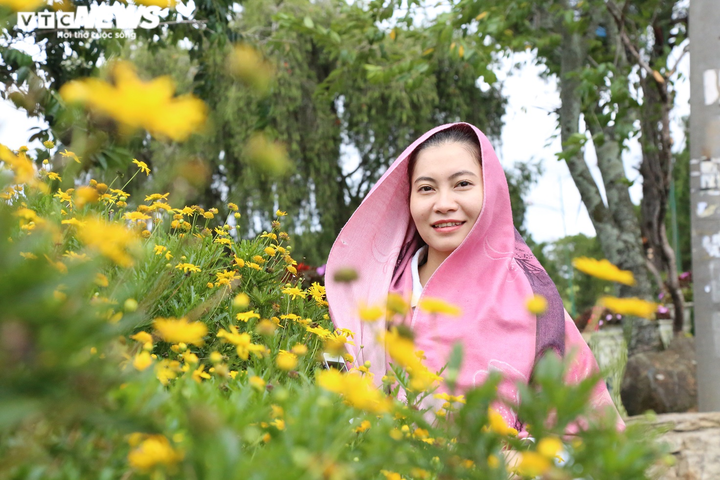 Du khách nườm nượp đổ về phố núi Đà Lạt sau đợt cao điểm phòng dịch COVID-19 - 5