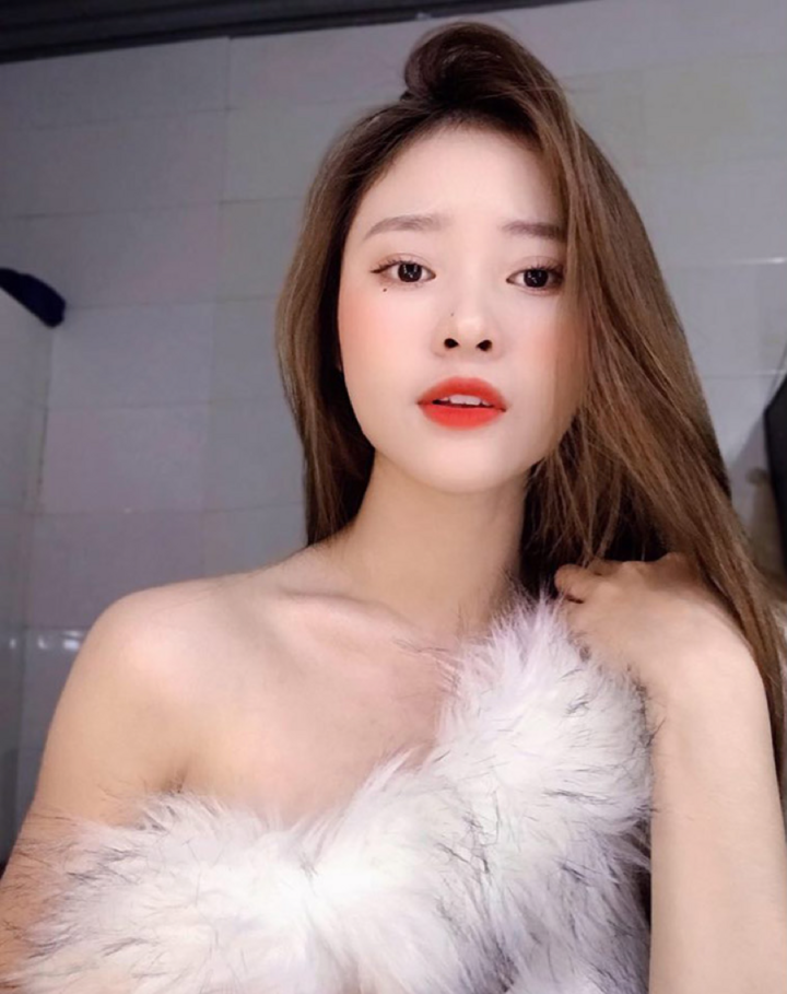 Hot girl Đại học Vinh 'gieo thương nhớ' với nhan sắc khả ái - 1