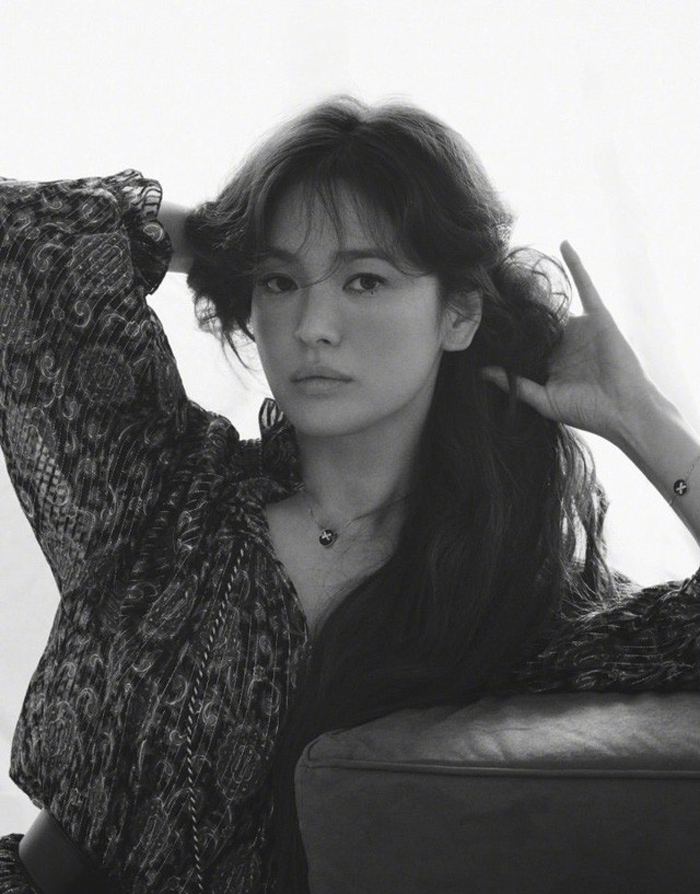 Song Hye Kyo đẹp ma mị, ánh mắt quyến rũ 'chết người' trên tạp chí Elle - 5