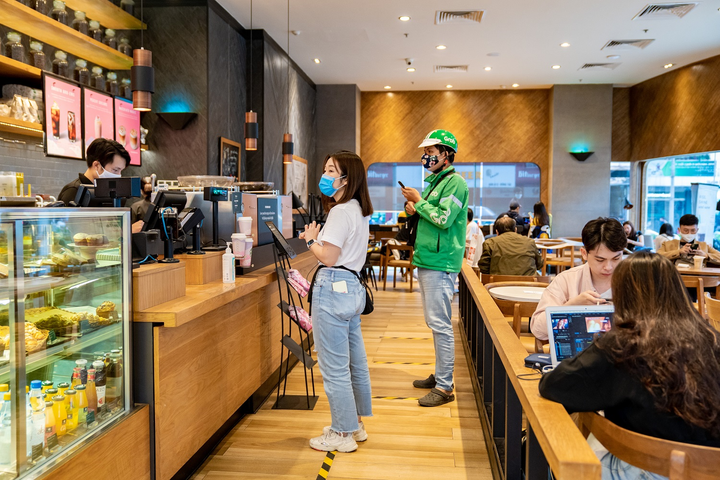 Nhiều nhãn hàng tại Vincom tung ưu đãi lên đến 50% đón đại lễ 30/04 - 3