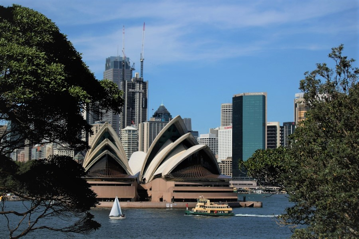 COVID-19 dần được khống chế, thế giới bắt đầu tái khởi động nền kinh tế - 2