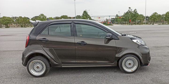 Kia Morning độ thân rộng lạ mắt tốn hơn 100 triệu đồng - 4