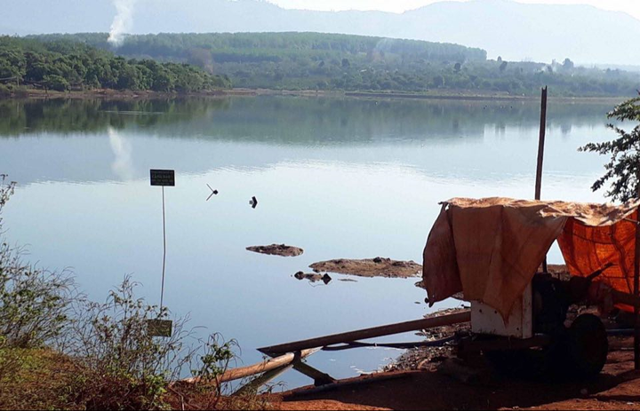 Chiến sĩ công an mất tích khi đang chụp ảnh giữa hồ nước - 1