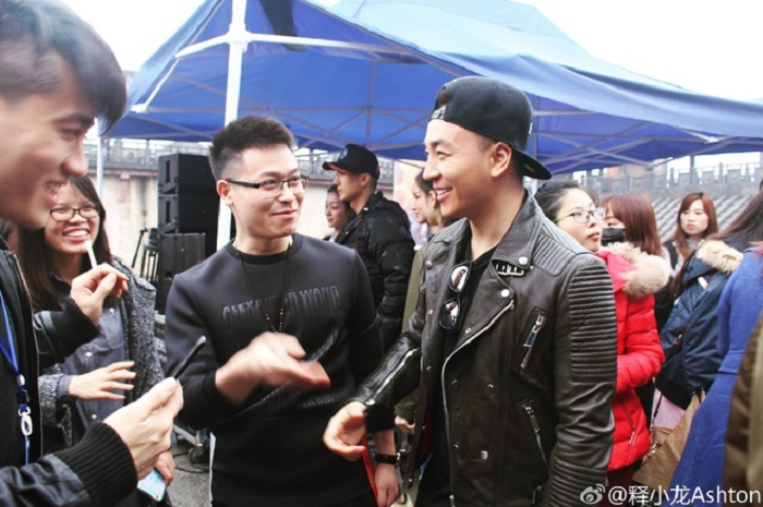 Cuộc sống giàu sang và quan hệ rộng của Thích Tiểu Long ở tuổi 32 - 10