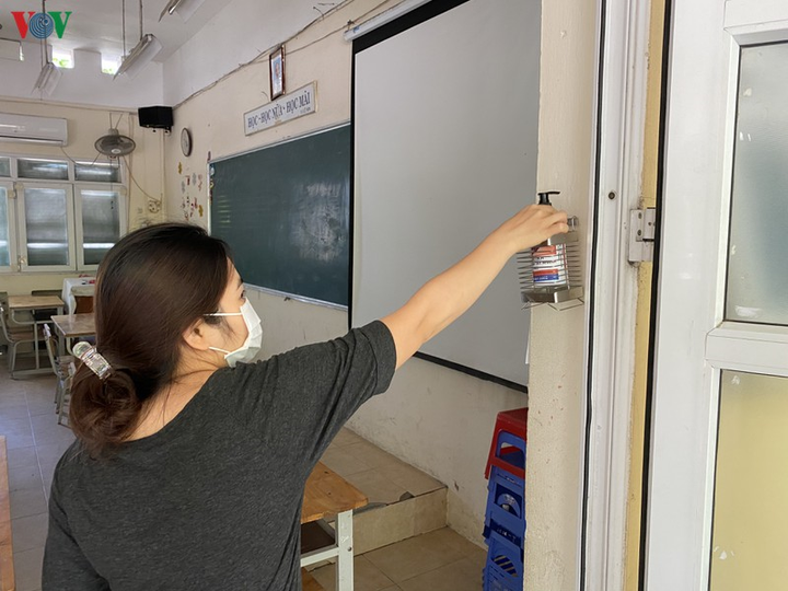 Ảnh: Vệ sinh toàn bộ trường học Hà Nội trước khi học sinh tới lớp - 3