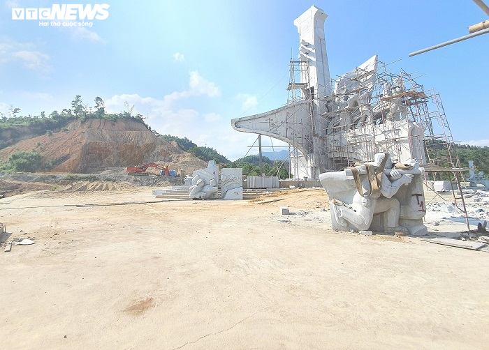 Huyện nghèo ở Quảng Nam xây tượng đài 14 tỷ đồng: Lãnh đạo huyện phân trần - 2