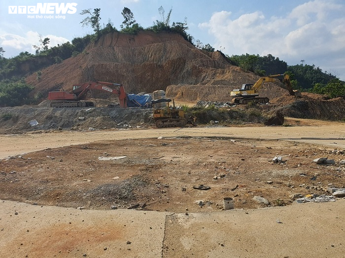 Huyện nghèo ở Quảng Nam xây tượng đài 14 tỷ đồng: Lãnh đạo huyện phân trần - 8