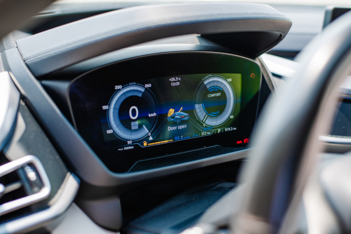 BMW i8 – 'hàng hot' một thời của dân chơi Việt - 7