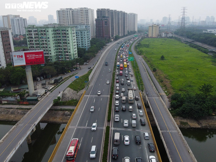 Ảnh: Người dân đổ về 3 bến xe lớn của Thủ đô ngày cuối cùng nghỉ lễ - 7