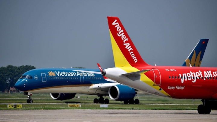 Các hãng hàng không được đề xuất giảm một loạt phí, lệ phí - 1