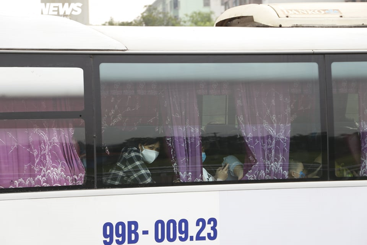 Người dân ùn ùn trở về sau kỳ nghỉ lễ, cửa ngõ Hà Nội, TP.HCM kẹt cứng - 16