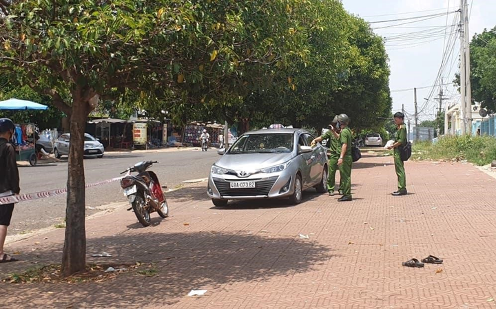 Mâu thuẫn khi bắt khách, tài xế taxi ở Đắk Nông đâm chết đồng nghiệp - 1