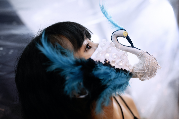 Ảnh: Lạ mắt với những kiểu khẩu trang do sinh viên tự may - 8