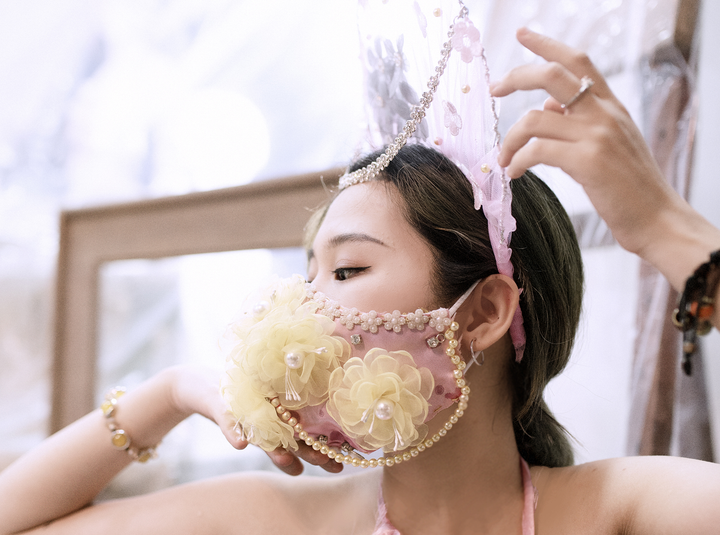 Ảnh: Lạ mắt với những kiểu khẩu trang do sinh viên tự may - 4