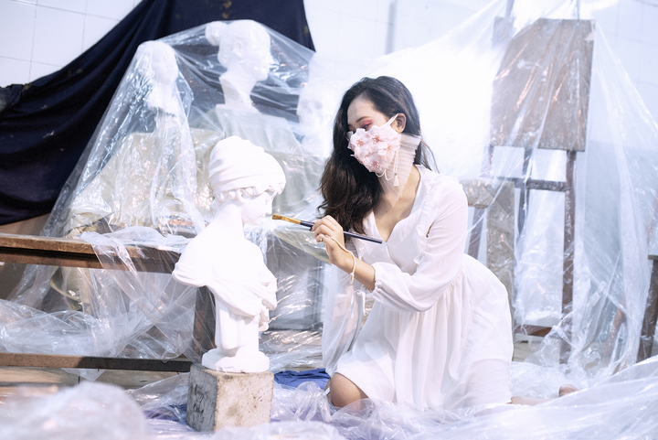 Ảnh: Lạ mắt với những kiểu khẩu trang do sinh viên tự may - 2