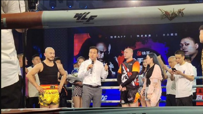 Hé lộ số tiền khiến 'đệ nhất Thiếu Lâm' bất chấp xấu hổ vác 'bụng bia' lên đài - 1